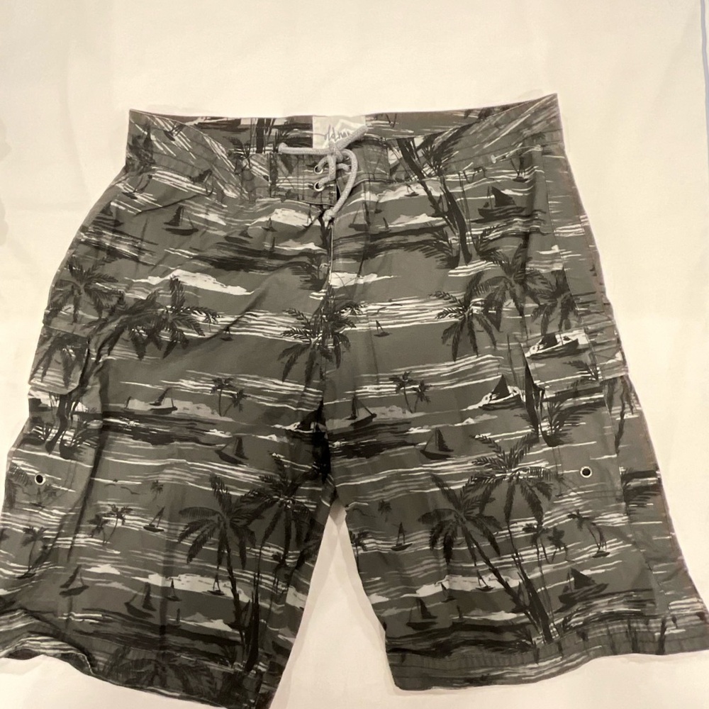 NWOT’s Men’s Lined Old Navy Swim Shorts